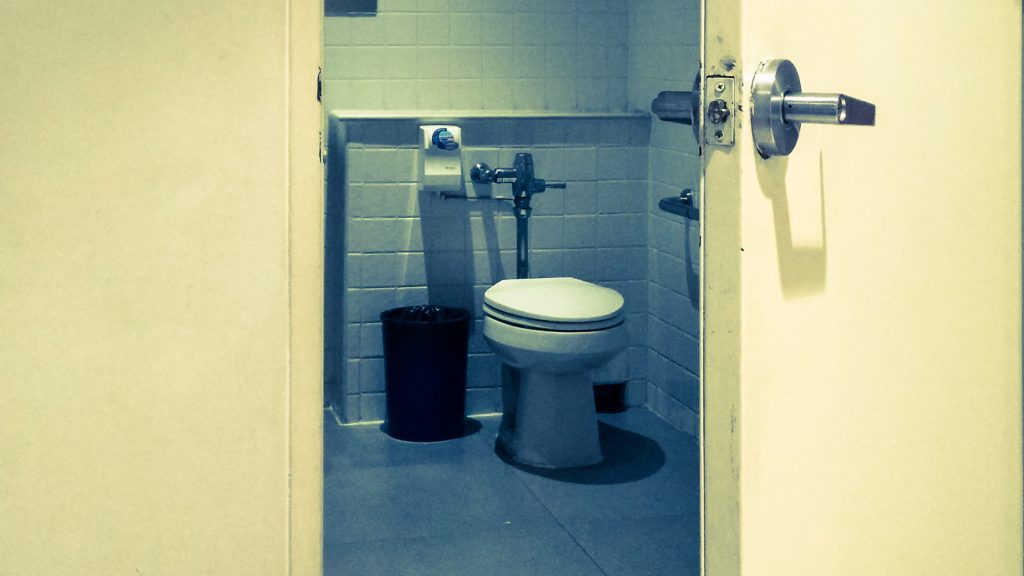 ห้องน้ำ-เอสพลานาด5 ประตู