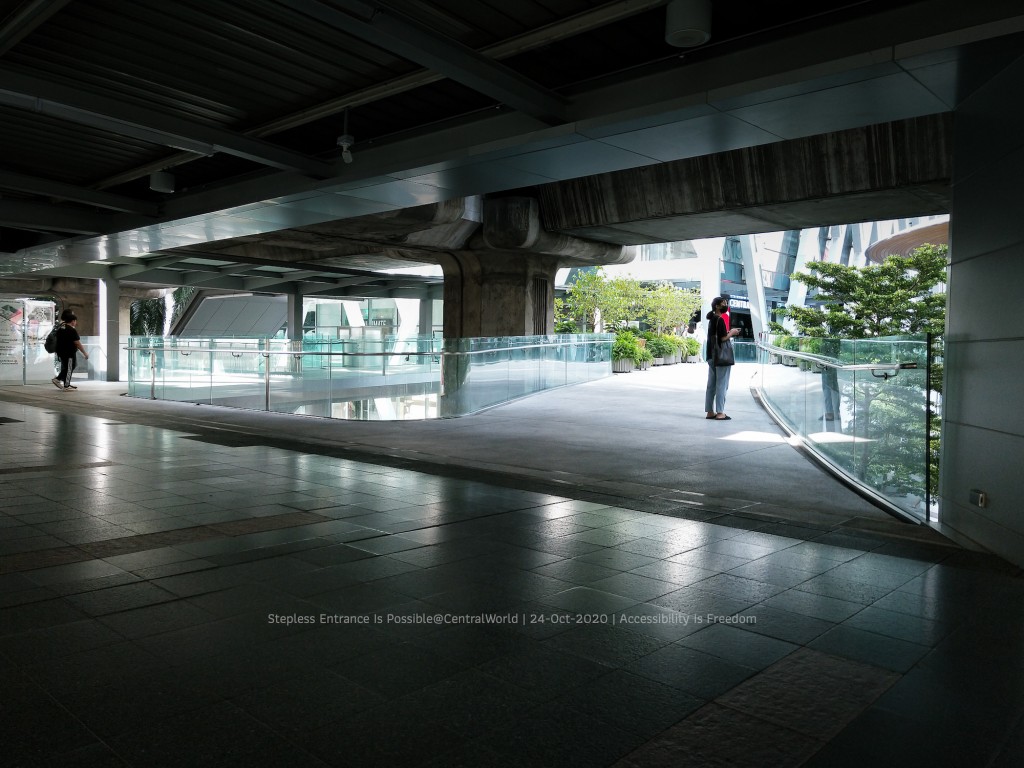 ภาพ ทางเชื่อมเข้า Central World